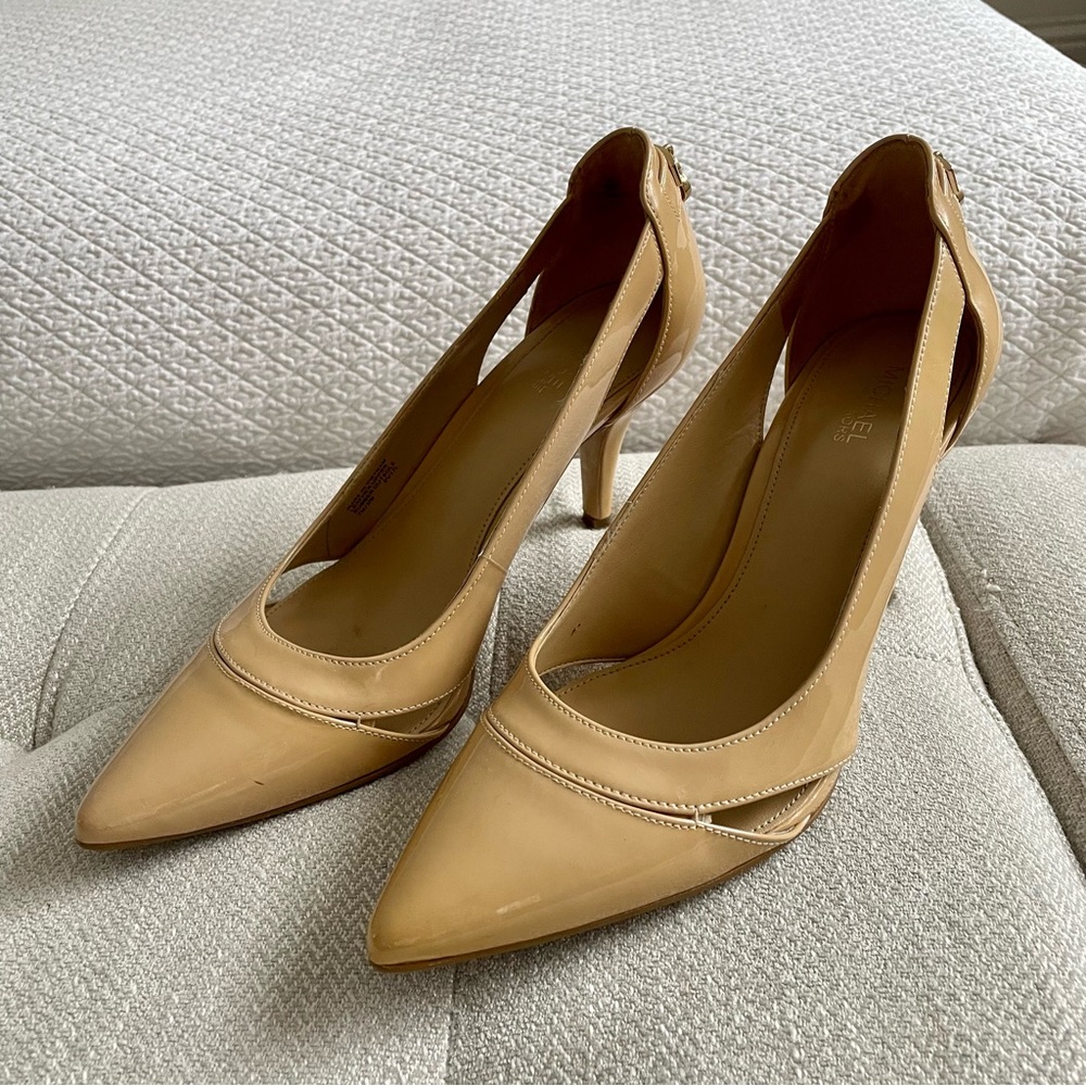 Michael Kors Nude Pumps